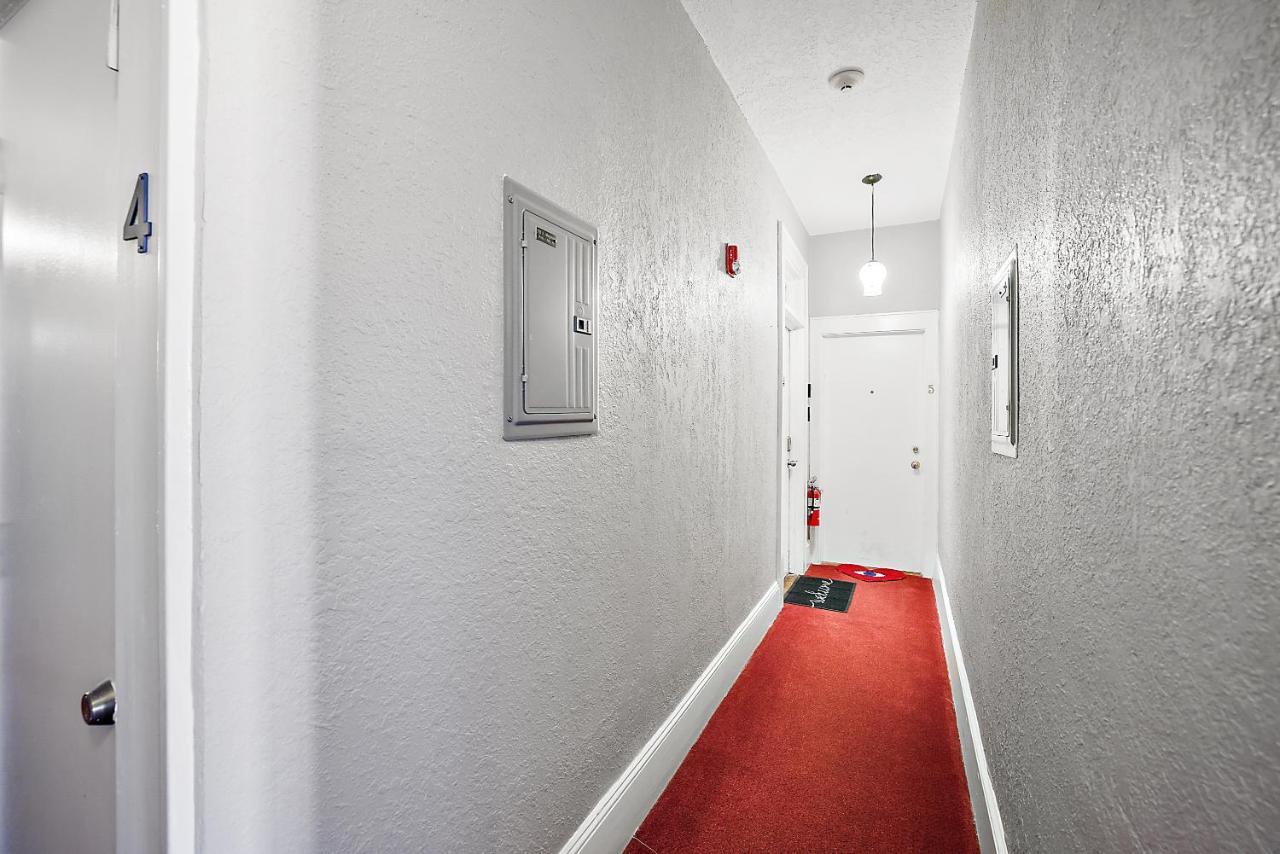 Downtown Den-King Bed~Heart Of Eustis~Queen Sleeper~Upstairs~Bright & Happy Kültér fotó