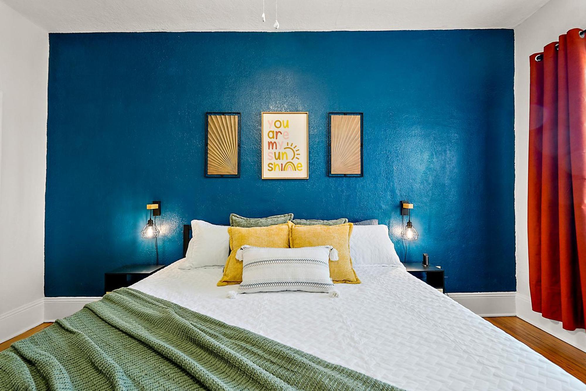 Downtown Den-King Bed~Heart Of Eustis~Queen Sleeper~Upstairs~Bright & Happy Kültér fotó