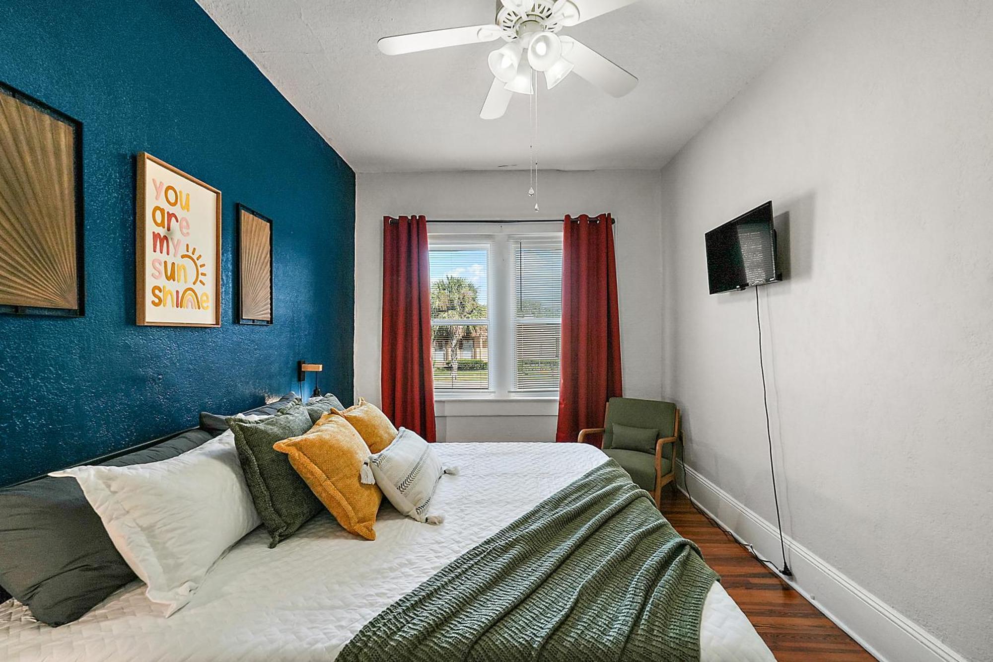 Downtown Den-King Bed~Heart Of Eustis~Queen Sleeper~Upstairs~Bright & Happy Kültér fotó